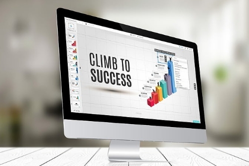 服裝企業(yè)網(wǎng)站開發(fā)一定要注意以下幾個方面